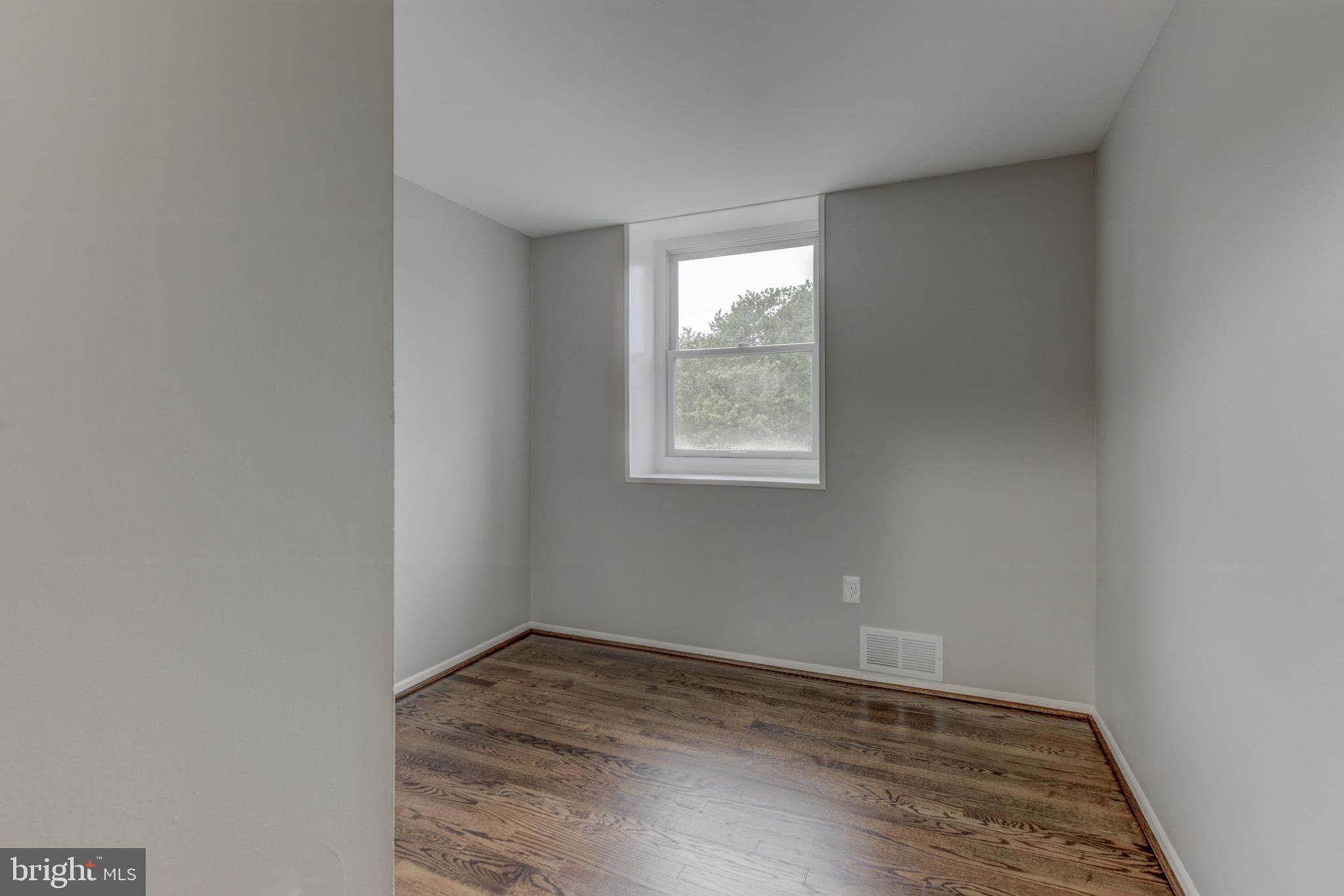 6317 Falkirk Road Baltimore, MD 21239 - Photo 21 of 31