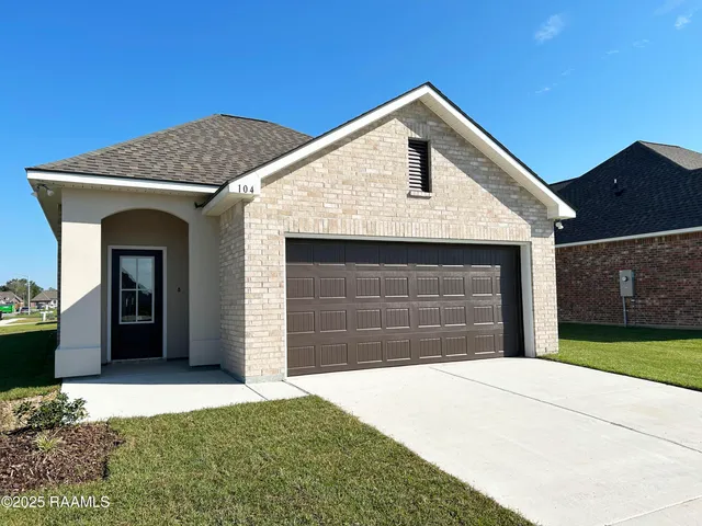 $249,610 | 104 Hidden Mdws Drive, Lafayette, LA 70506