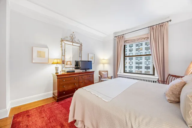 $850,000 | 929 Park Avenue, Unit 4A | Upper East Side