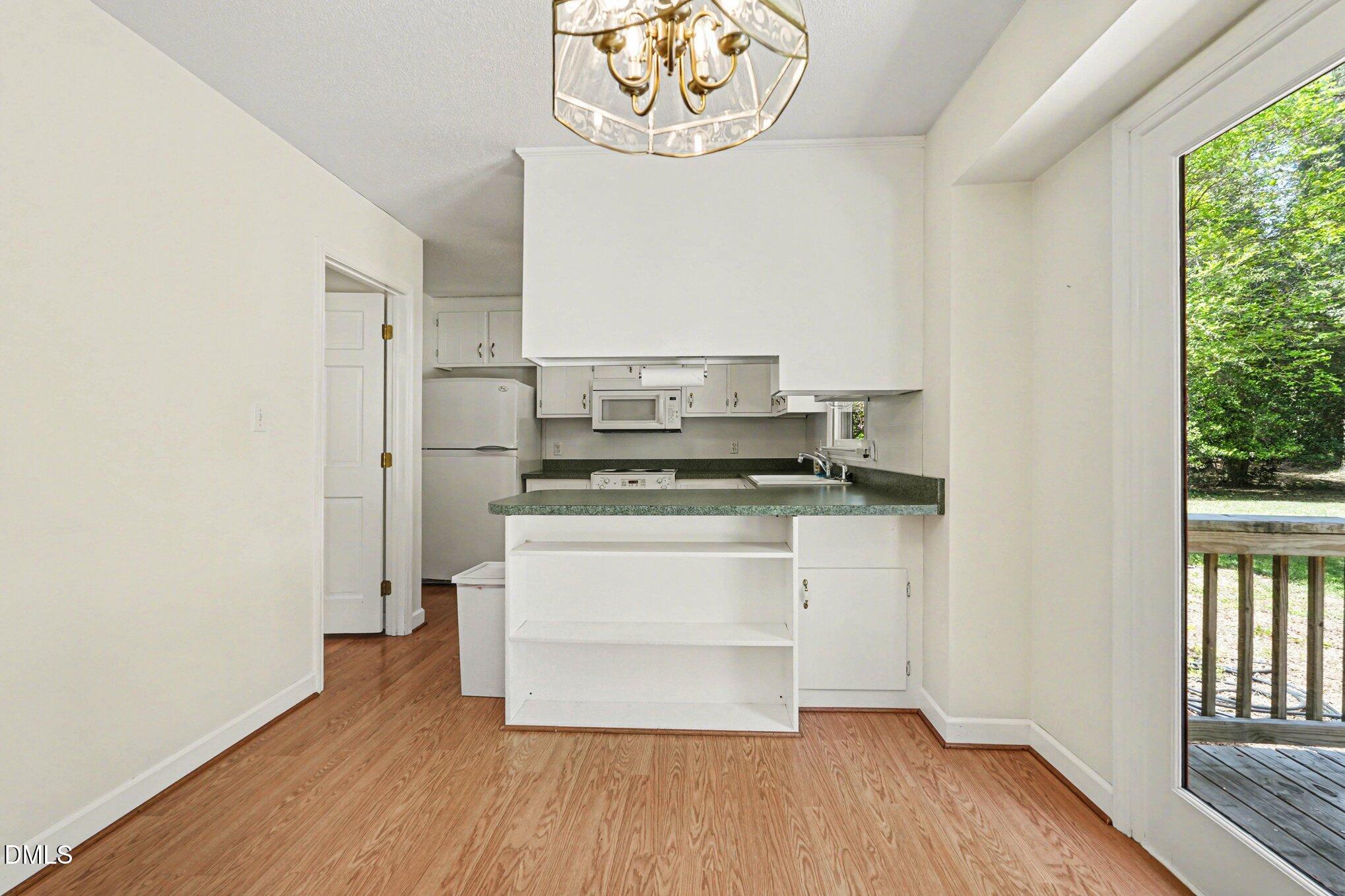 8612 Maidstone Court Raleigh, NC 27613 - Photo 10 of 29 012_file_9423