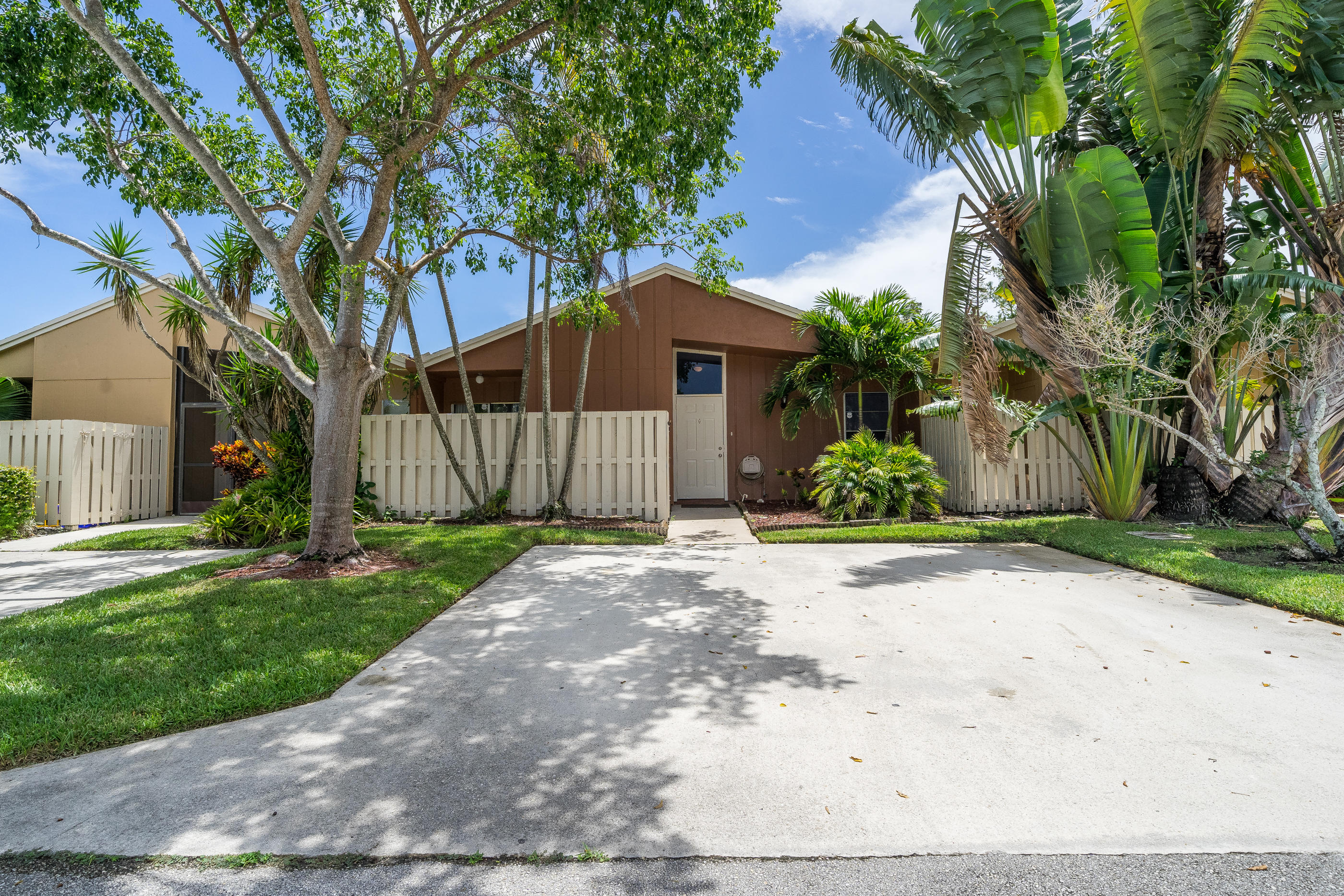 22305_Timberly_Drive-34[1]