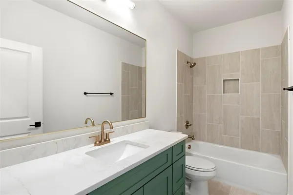 $329,990 | 613 Escovedo Drive, Italy, TX 76651