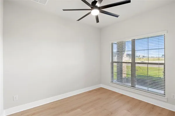 $329,990 | 613 Escovedo Drive, Italy, TX 76651