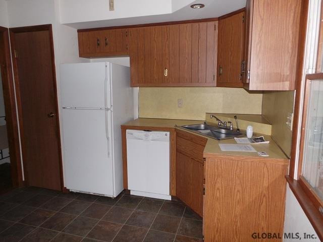 294 3rd Avenue Rensselaer, NY 12144 - Photo 4 of 25 Photo 4