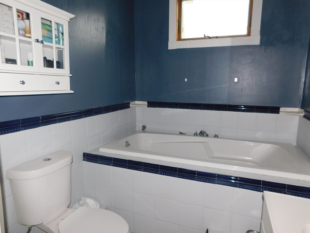 11 Choate Street Fall River, MA 02723 - Photo 8 of 26