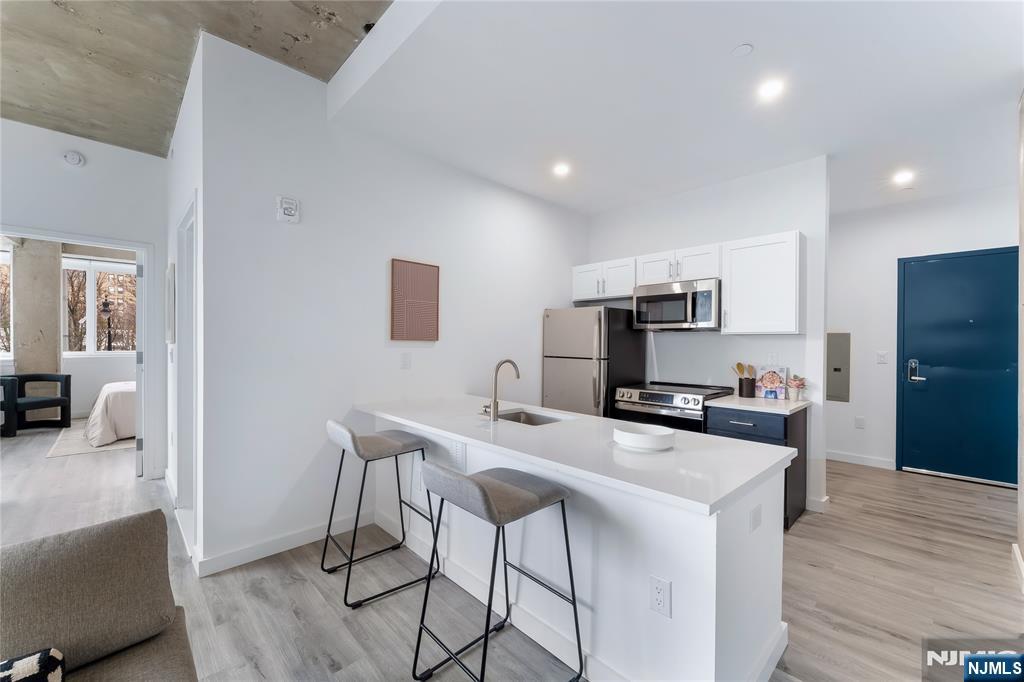 10 Commerce Court, Unit 2G Newark, NJ 07102 - Photo 6 of 11