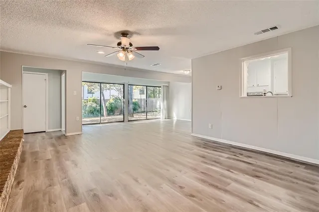 $2,400 | 808 Stratford Drive, Bedford, TX 76021