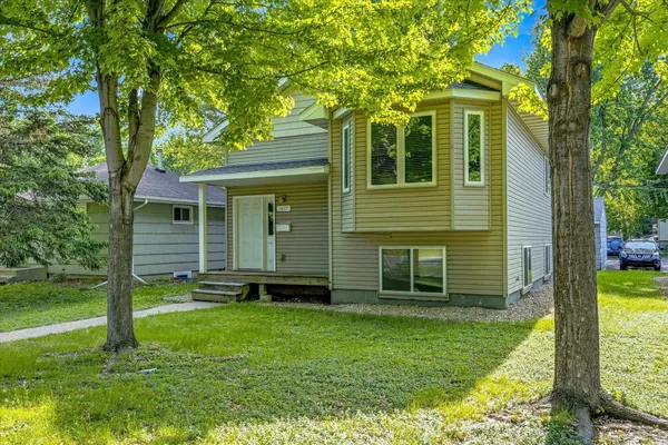 $420,000 | 1077 26th Avenue Southeast, Minneapolis, MN 55414