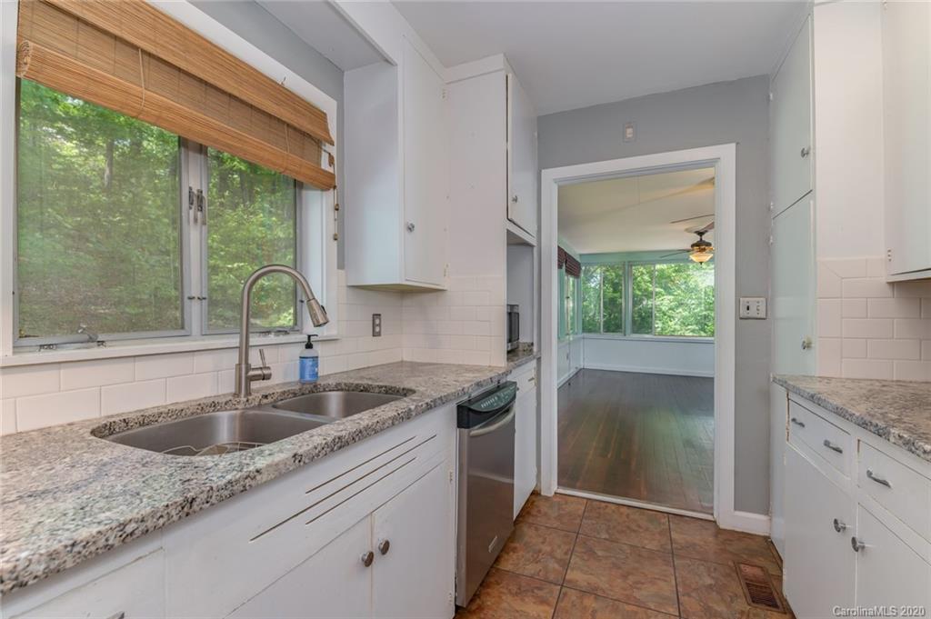 361 Doubleday Road Tryon, NC 28782 - Photo 7 of 34