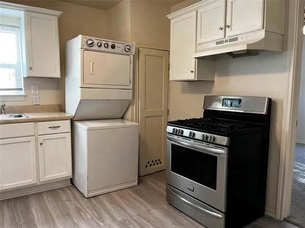 $1,450 | 214 East Little Street, Duncanville, TX 75137