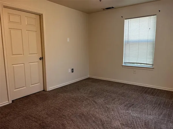 $1,450 | 214 East Little Street, Duncanville, TX 75137
