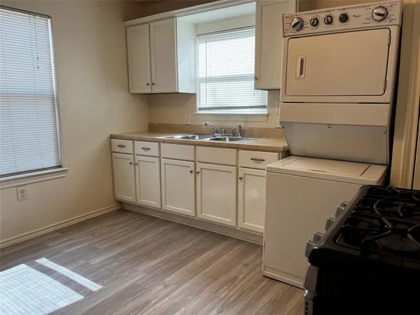$1,450 | 214 East Little Street, Duncanville, TX 75137