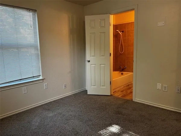 $1,450 | 214 East Little Street, Duncanville, TX 75137