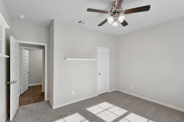 $415,000 | 430 Kickapoo Drive, Anahuac, TX 77514