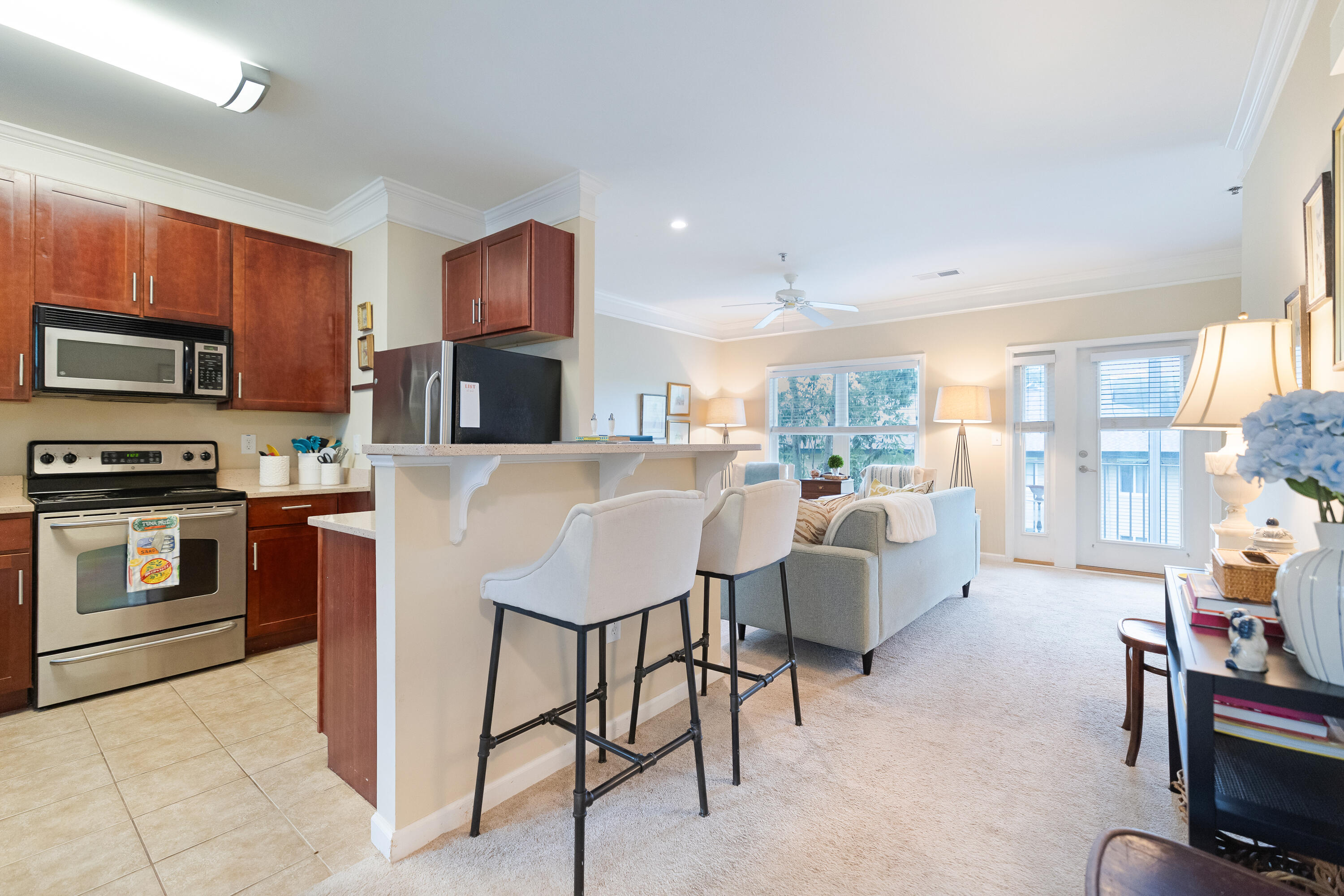 1755 Central Park Road, Unit 9107 Charleston, SC 29412 - Photo 9 of 32 Bar to Living Area