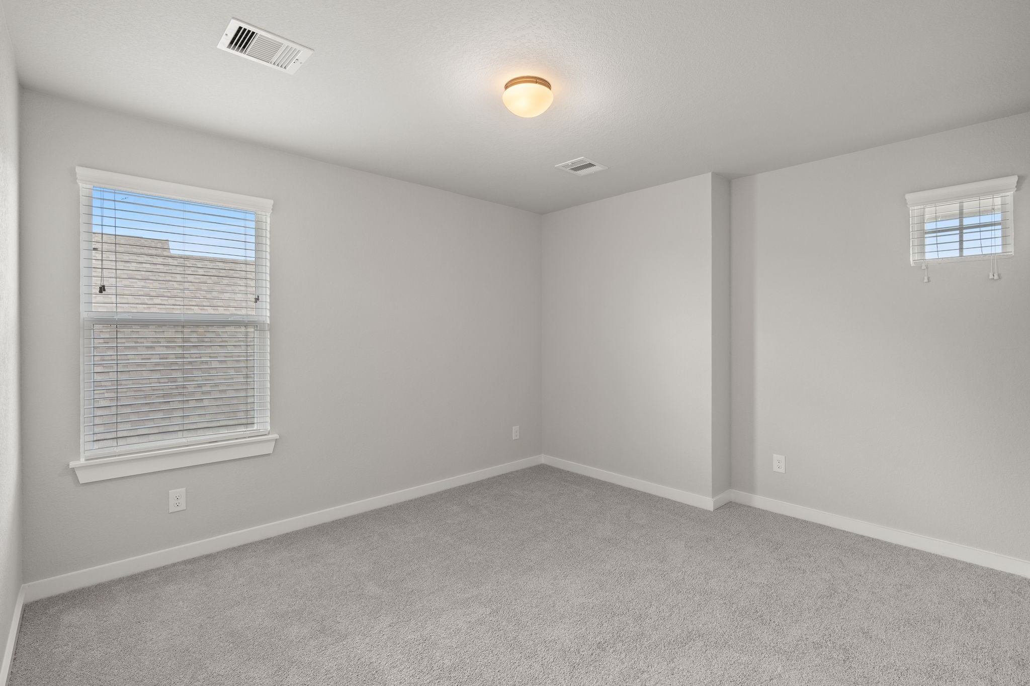 15123 Statice Trail Houston, TX 77044 - Photo 23 of 24 a view of room and window