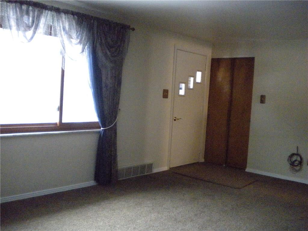 5256 Curry Road Baldwin, PA 15236 - Photo 2 of 21 Gallery Image 2
