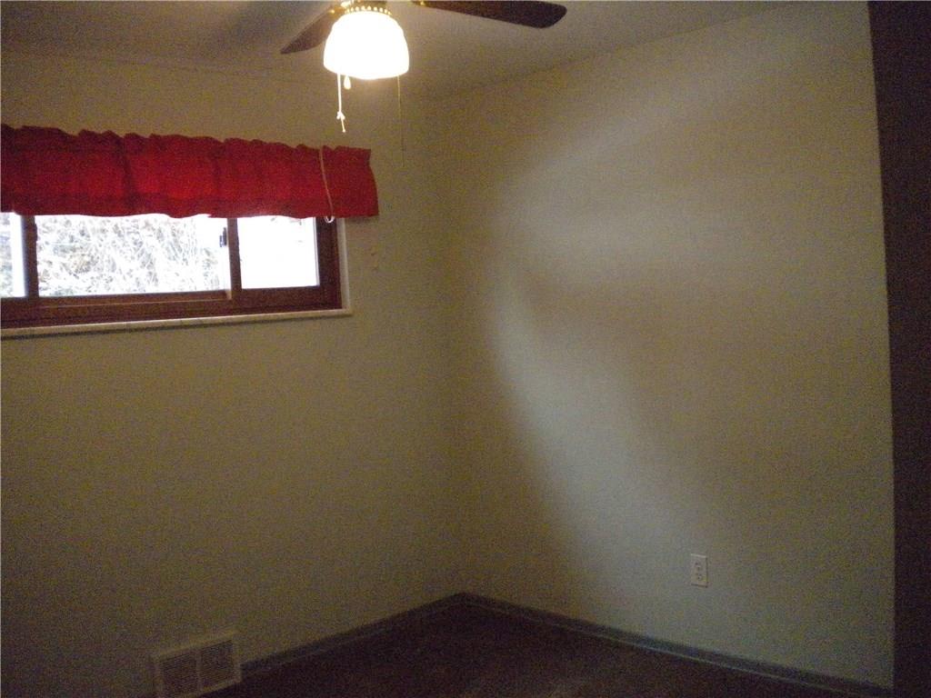 5256 Curry Road Baldwin, PA 15236 - Photo 11 of 21 Gallery Image 11