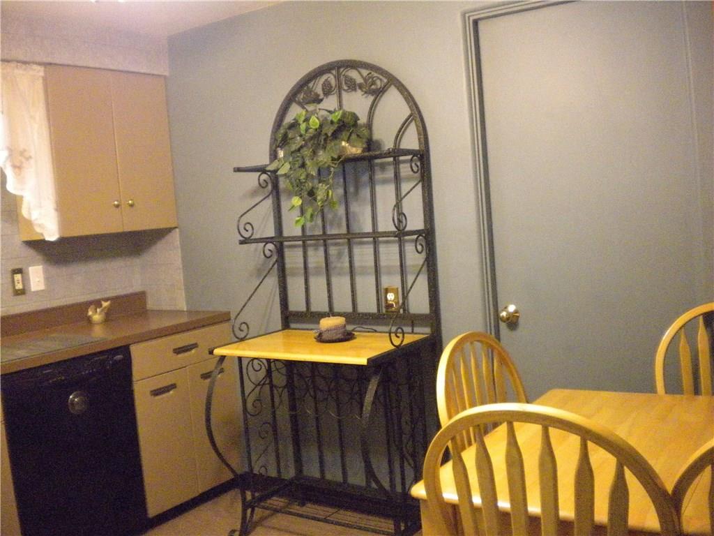 5256 Curry Road Baldwin, PA 15236 - Photo 6 of 21 Gallery Image 6