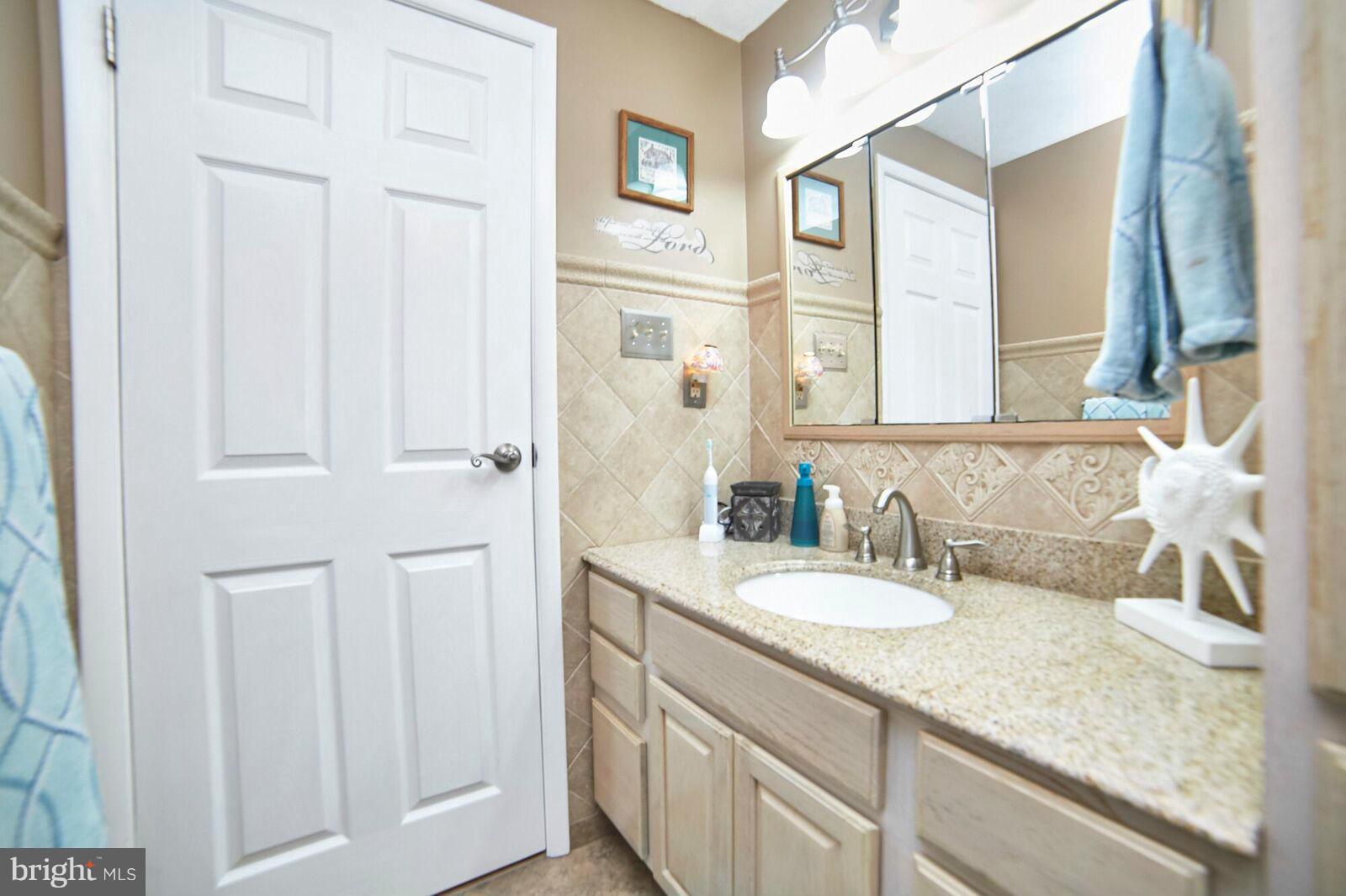 229 Antietam Road Baltimore, MD 21221 - Photo 17 of 21 Bath