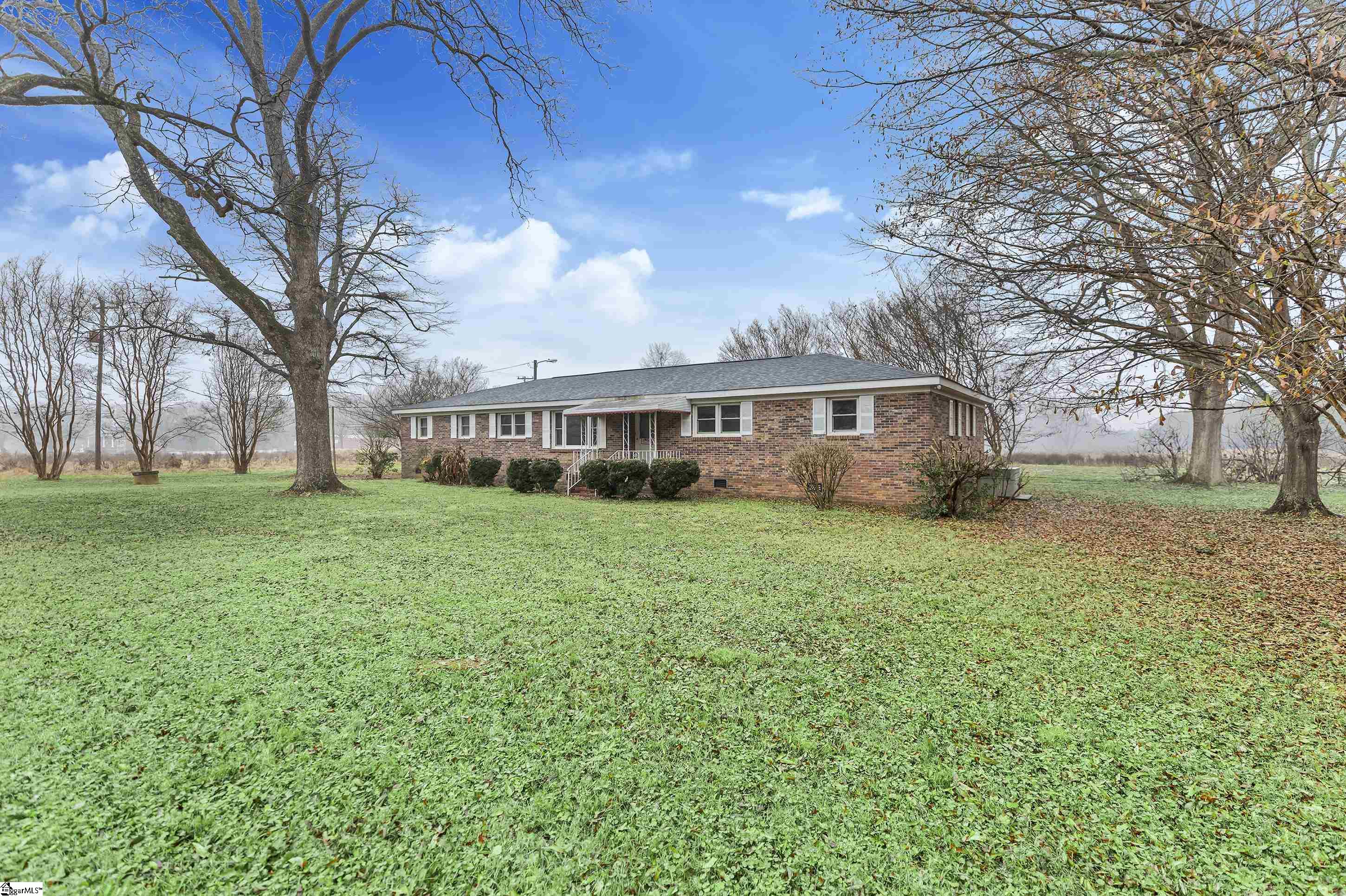 1303 Shady Grove Road Belton, SC 29627 - Photo 2 of 31