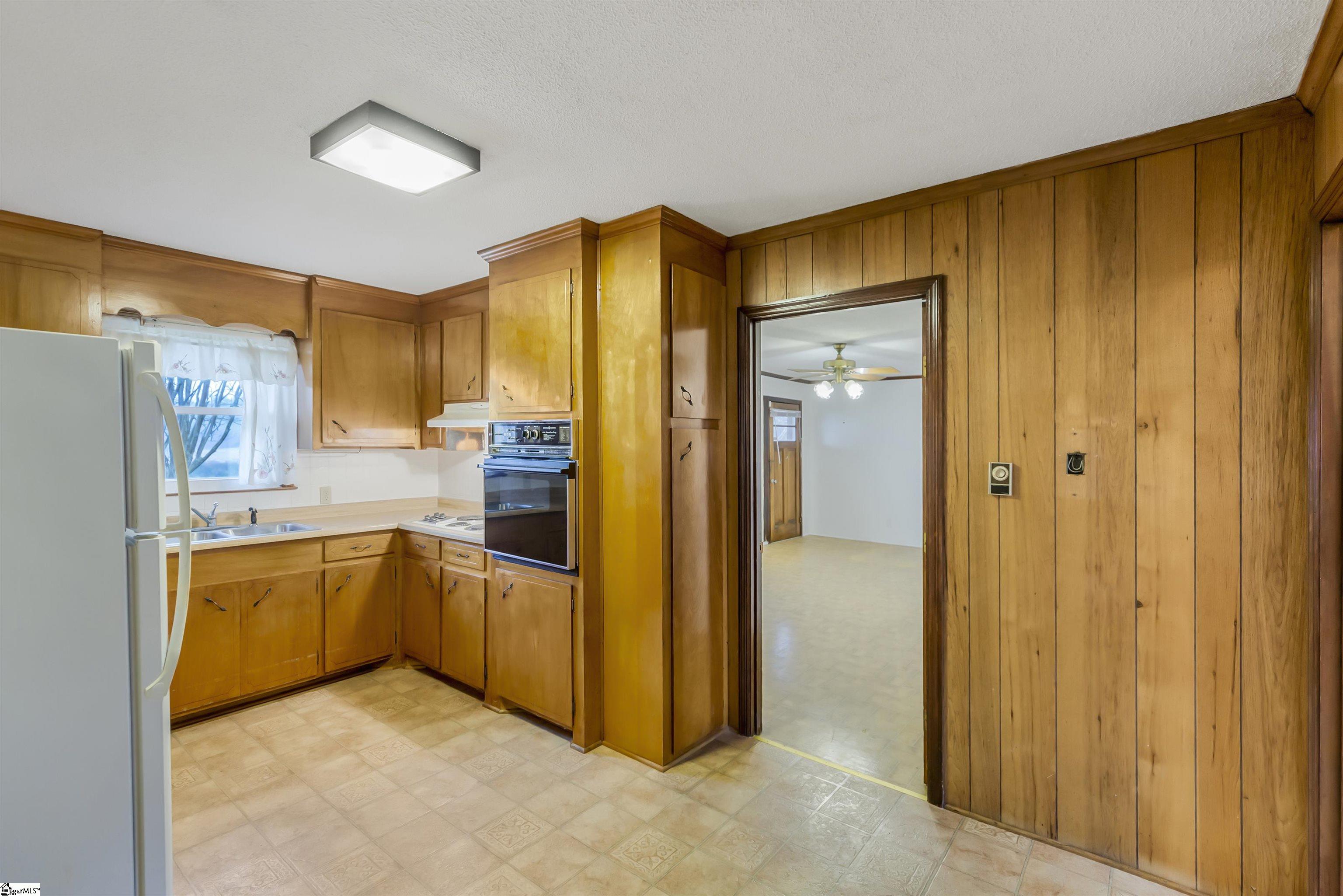 1303 Shady Grove Road Belton, SC 29627 - Photo 12 of 31