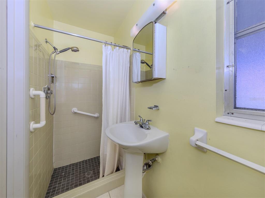 424 Center Road Venice, FL 34285 - Photo 29 of 65 Gallery Image 29
