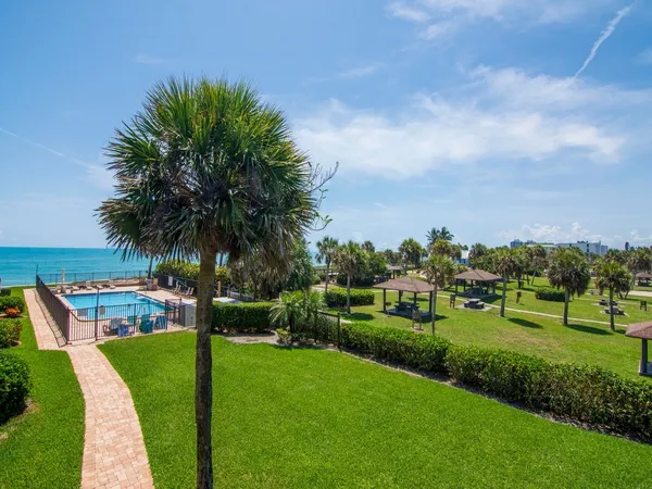 $3,000 | 4400 Florida A1A, Unit 11, Vero Beach, FL 32963