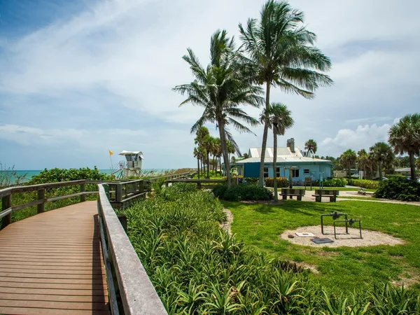 $3,000 | 4400 Florida A1A, Unit 11, Vero Beach, FL 32963