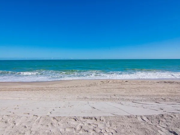 $3,000 | 4400 Florida A1A, Unit 11, Vero Beach, FL 32963