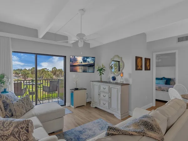 $3,000 | 4400 Florida A1A, Unit 11, Vero Beach, FL 32963
