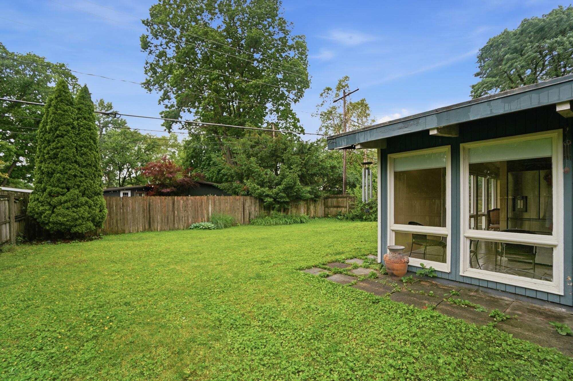 2451 Edgevale Road Columbus, OH 43221 - Photo 44 of 46 224