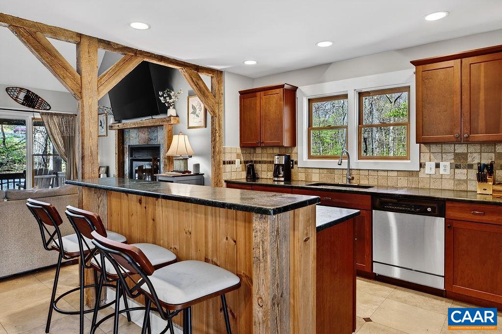 952 Blue Ridge Drive Roseland, VA 22967 - Photo 18 of 51