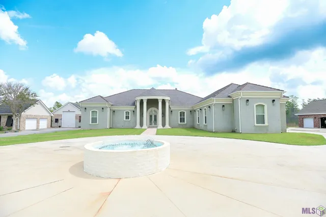 $750,000 | 113 Ouiski Bayou Drive, Houma, LA 70360