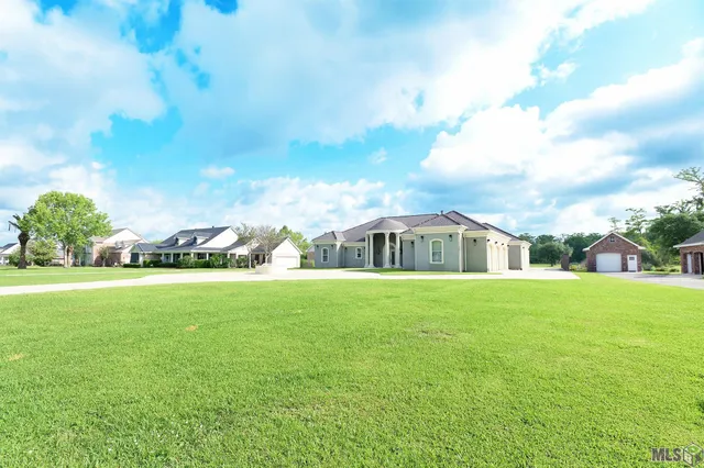 $750,000 | 113 Ouiski Bayou Drive, Houma, LA 70360