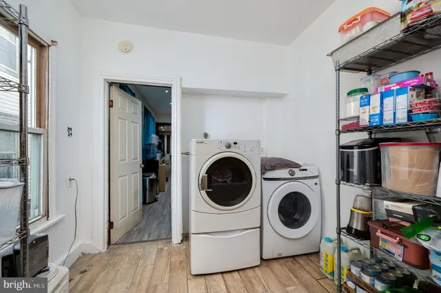 a bed room with a bed