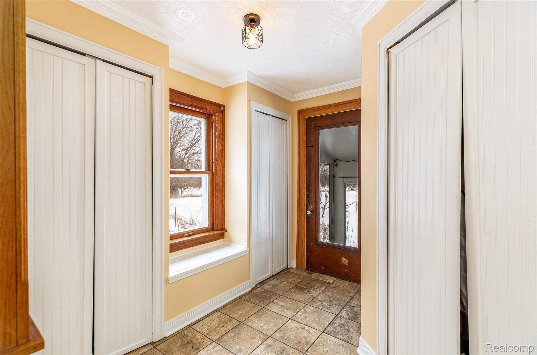 2585 Gannon Road Howell, MI 48855 - Photo 15 of 45 23.Mudroom