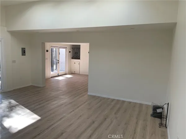 $6,000 | 9859 Foothill Boulevard, Unit 9857, Lakeview Terrace, CA 91342