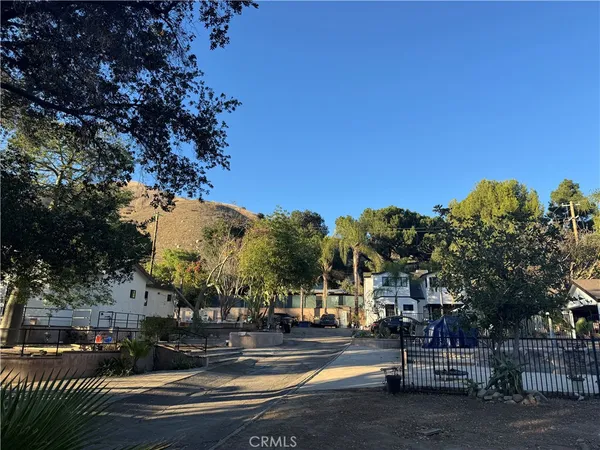 $6,000 | 9859 Foothill Boulevard, Unit 9857, Lakeview Terrace, CA 91342