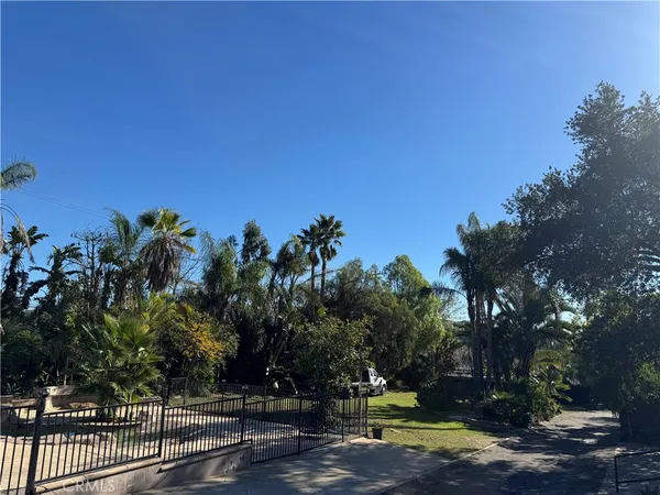 $6,000 | 9859 Foothill Boulevard, Unit 9857, Lakeview Terrace, CA 91342