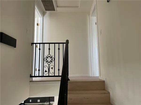 $6,000 | 9859 Foothill Boulevard, Unit 9857, Lakeview Terrace, CA 91342