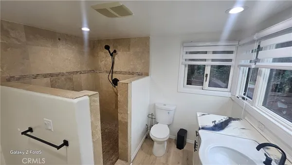 $6,000 | 9859 Foothill Boulevard, Unit 9857, Lakeview Terrace, CA 91342