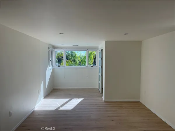 $6,000 | 9859 Foothill Boulevard, Unit 9857, Lakeview Terrace, CA 91342