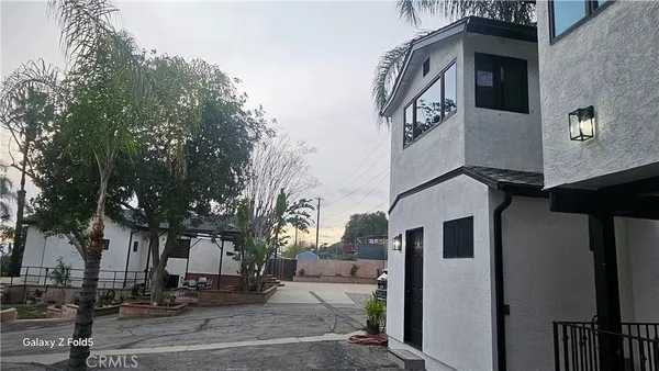 $6,000 | 9859 Foothill Boulevard, Unit 9857, Lakeview Terrace, CA 91342