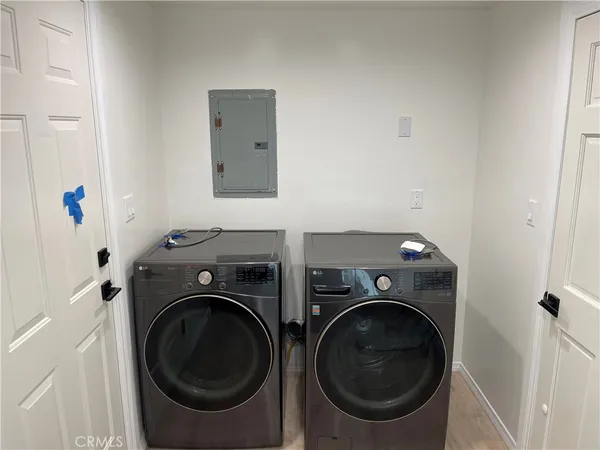 $6,000 | 9859 Foothill Boulevard, Unit 9857, Lakeview Terrace, CA 91342