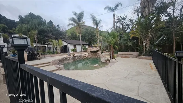 $6,000 | 9859 Foothill Boulevard, Unit 9857, Lakeview Terrace, CA 91342