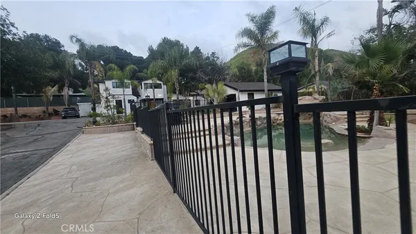 $6,000 | 9859 Foothill Boulevard, Unit 9857, Lakeview Terrace, CA 91342