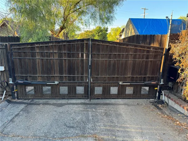 $6,000 | 9859 Foothill Boulevard, Unit 9857, Lakeview Terrace, CA 91342