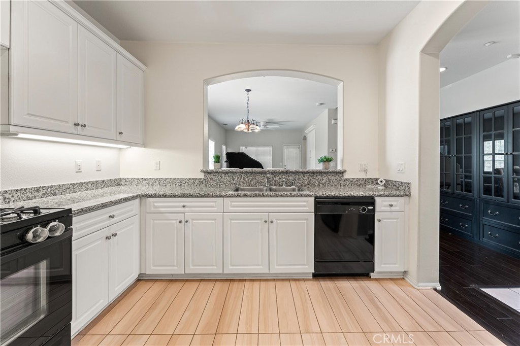 1339 Castledale Street Riverside, CA 92501 - Photo 14 of 28