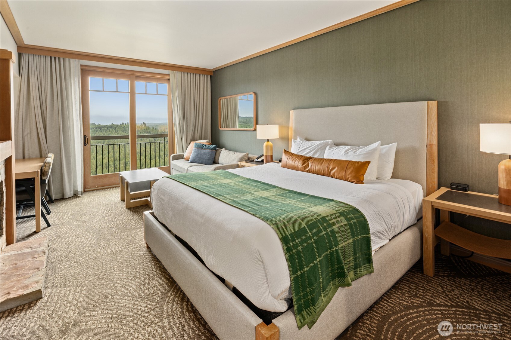 3600 Suncadia Trail, Unit 4049 Cle Elum, WA 98922 - Photo 5 of 26 a bedroom with a bed lamp and a large window